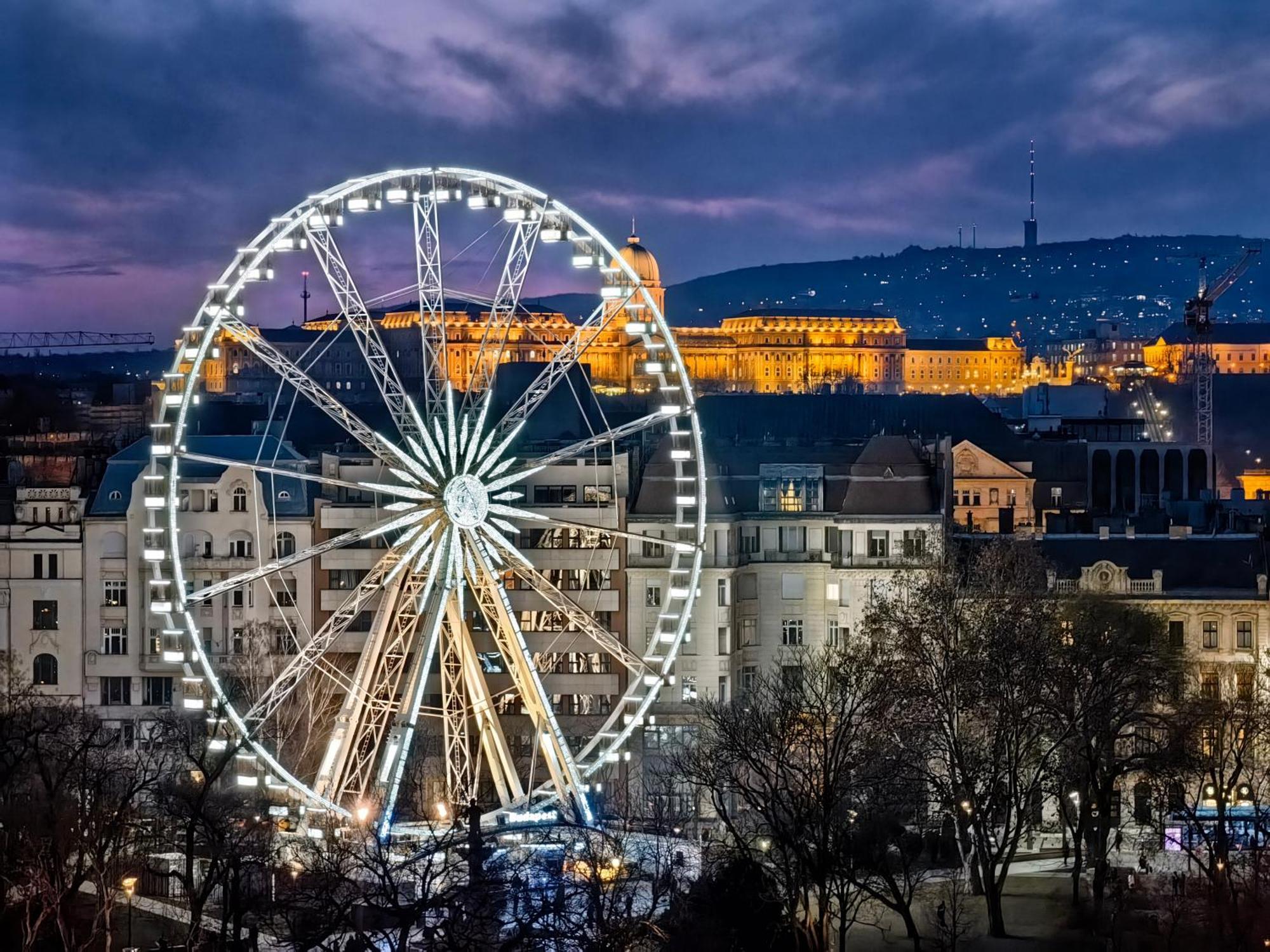 Bright Apartment In The Most Beautiful Street Of Budapest Vaci Street, Fashion Street บูดาเปสต์ ภายนอก รูปภาพ